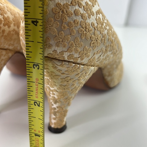 Vintage Andrew Geller cream embossed pumps  shoes - Picture 7 of 11